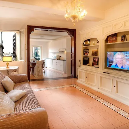 Dama Charming 100m From Piazza Del Campo سيينا